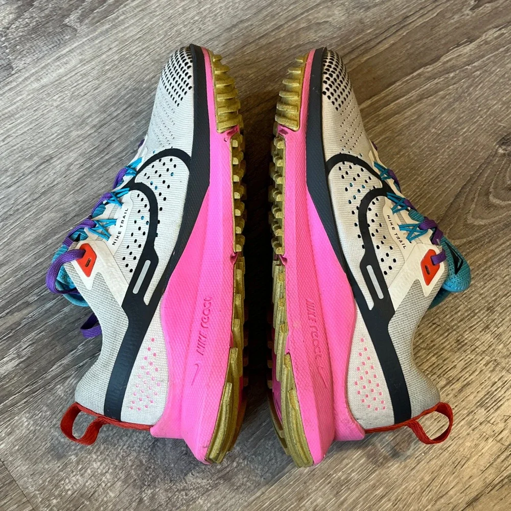 Nike Pegasus Trail 4 Womens 7.5 Running Shoes Pink Teal FD0876-100